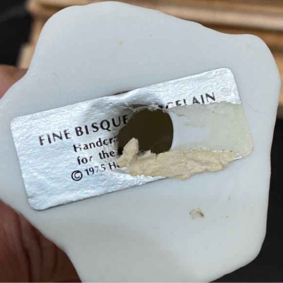 Vintage 1975 Fine Bisque Porcelain Handcrafted Mouse Mini Collectible Figurine - Picture 9 of 9